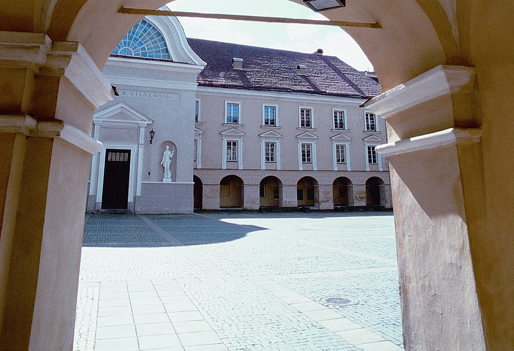 Vilnius University Find and Study 2 - Vilnius Universiteti